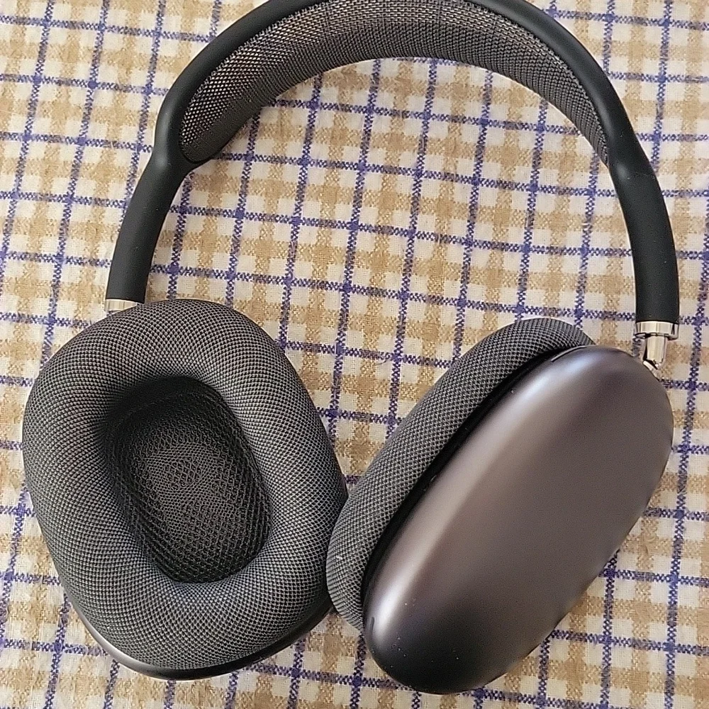 Apple AirPods Max Trade With @poshfriend - Picture 4 of 10